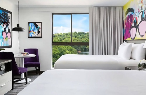 Lower Allston Hotel | Standard 2 Queens Room at Studio Allston Hotel