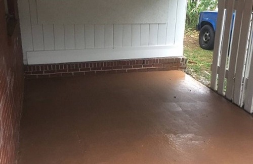 Glen Iris House | Standard home near colleges, hospitals, shopping and more!