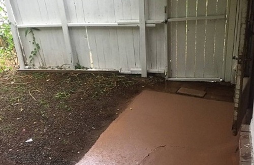 Glen Iris House | Standard home near colleges, hospitals, shopping and more!