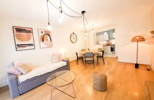 Centre-ville rive gauche Apartment | Standing Appartement Avec vue sur la Mayenne