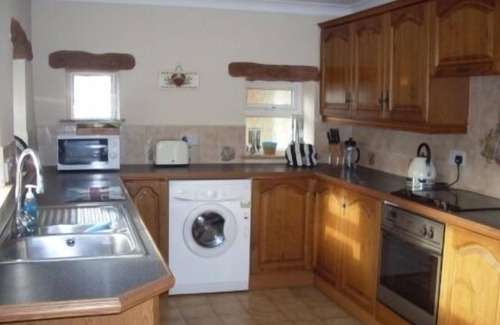 Crantock Cottage | Starfish Cottage - Crantock Beach North Cornwall sleeps 8, parking for 2 cars