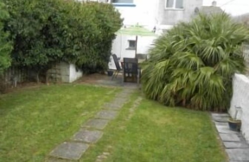 Crantock Cottage | Starfish Cottage - Crantock Beach North Cornwall sleeps 8, parking for 2 cars