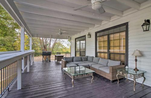 Starkville House | Starkvegas Clubhouse about 2 Mi to MSU Campus!