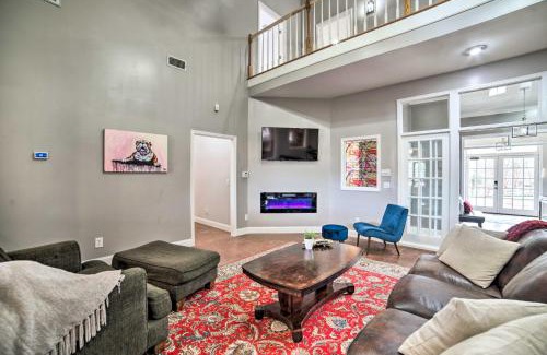 Starkville House | Starkvegas Clubhouse about 2 Mi to MSU Campus!