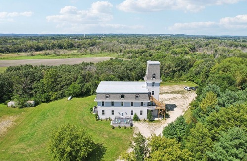 Fort Atkinson Villa | Starlight Tower Suite 1 Bedroom With Stunning Views 1 Villa by RedAwning