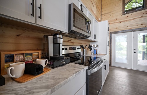 Golden Cabin | Starlink | Waterfront | Pets OK | Hot Tub | Fire Pit