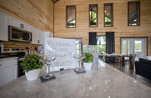 Golden Cabin | Starlink | Waterfront | Pets OK | Hot Tub | Fire Pit