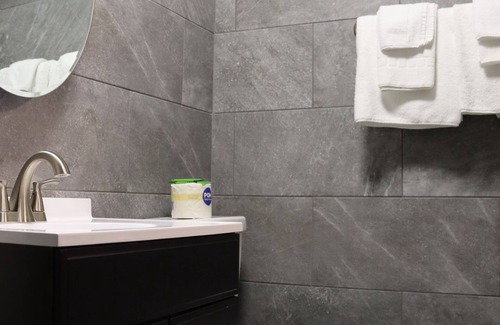 Springfield Hotel | Starlite Motel