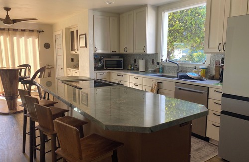 Cayucos House | StarLitSands - Comfortable 2-bed house in Cayucos, view of Morro Rock and Ocean