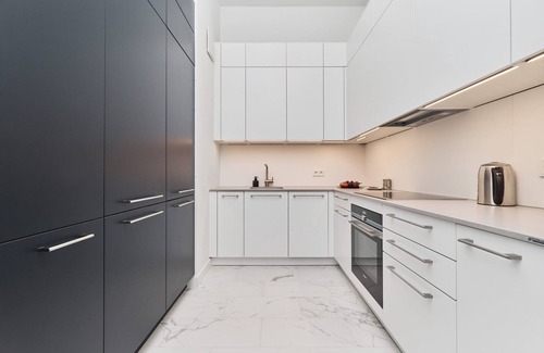 Srodmiescie Apartment | Staromłyńska 2 Wroclaw | Elegant Studio For 4 People | Balcony