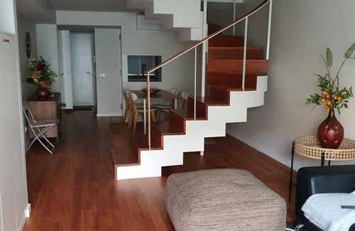 Urgezes House | Station House