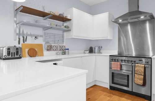 Hove Apartment | Station Skyline One Penthouse| By My Getaways