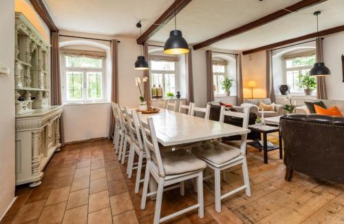 Zandov House | Staveni 1818