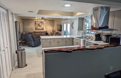 Sleepy Hollow House | Stay 5 Nights, Get 1 Night Free - 4 BR home in quiet setting close to everything