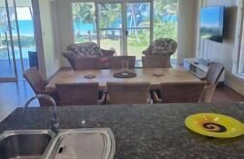 Mission Beach House | Stay at ‘Fleur De Mayo’