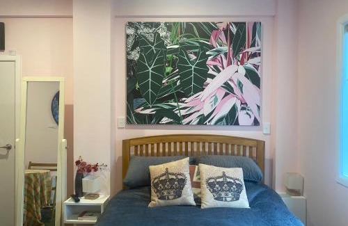 Mapua Bed & Breakfast | Stay at the art gallery