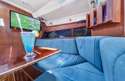 Centro - Supmza 001 Boat Rental | Stay for one night! Live on board experience