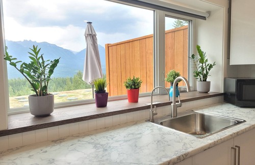 Golden House | Stay Golden - Monashee House