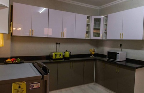 Kileleshwa Apartment | Stay in a Lovely Decorated 3 BedR Apartment Suite in the Heart of Nairobi