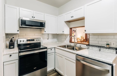 Ericsson House | Stay in Comfort, Explore with Ease – Your Ideal Minneapolis Getaway!