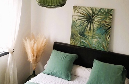 Ouest Bed & Breakfast | Stay in Le Mans: room with private shower, free parking