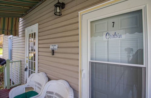 Ohiopyle Apartment | Stay In Ohiopyle by the trail with a jetted tub