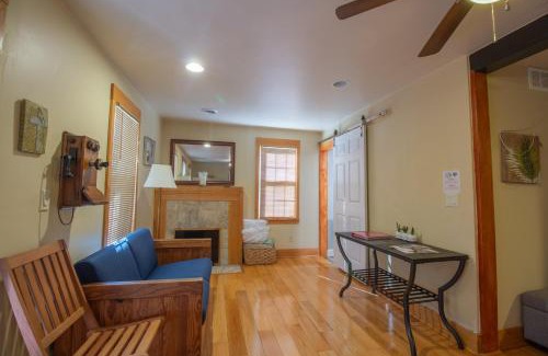 Ohiopyle Apartment | Stay In Ohiopyle in town by the GAP trail, hot tub