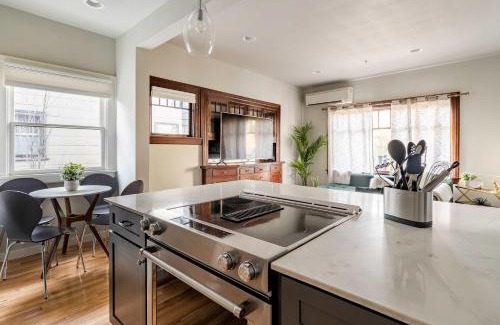 Kerns House | Stay Portland - Classic Craftsman Stay - 2BR - 2BA - Portland Charm