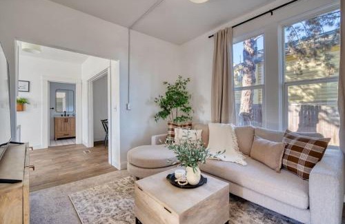 Corbett - Terwilliger - Lair Hill House | Stay Portland - Haven by the Hill - Downtown & OHSU Proximity!