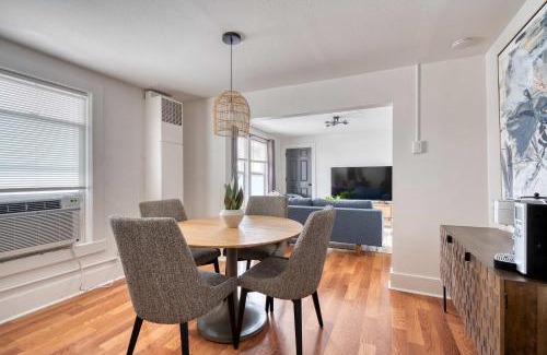 Buckman Neighborhood Apartment | Stay Portland - La Casa Burnside - Local Eateries, Shops, and Bars