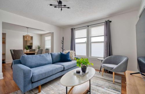 Buckman Neighborhood Apartment | Stay Portland - La Casa Burnside - Local Eateries, Shops, and Bars