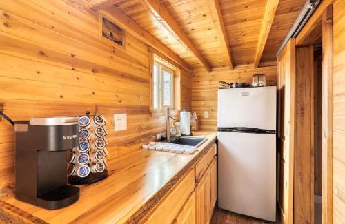 Hosford-Abernethy House | Stay Portland - Tiny Log Cabin - Walk to Local Shops & Eateries
