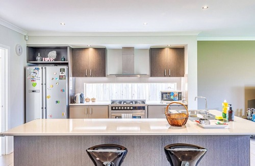 Point Cook House | StayAU Spacious Stay Point Cook