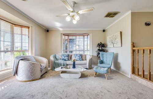 Seabrook House | StayAU Tranquil 4BR Lakeside Retreat in Seabrook