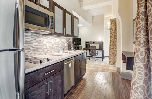 Downtown Baltimore Hotel | Staybridge Suites Baltimore - Inner Harbor by IHG