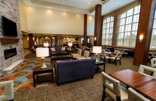 Newark Hotel | Staybridge Suites Newark - Fremont