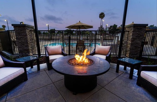 Newark Hotel | Staybridge Suites Newark - Fremont