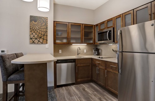 Overland Park Hotel | Staybridge Suites Overland Park - Kansas City S by IHG