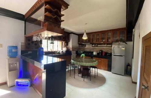 Tagaytay House | Staycation house near Sky Ranch & Taal Vista Hotel