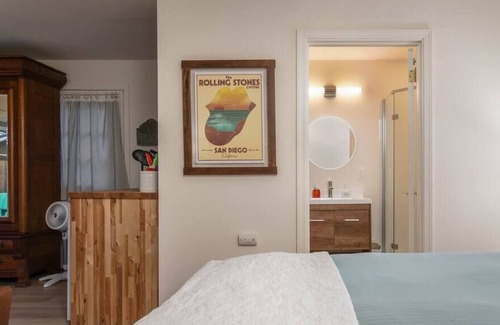 Sellwood-Moreland House | #StayinMyDistrict Sellwood The Coco Rose Retreat
