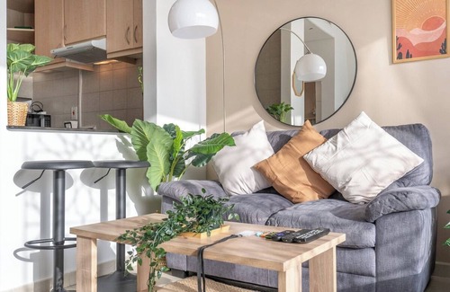 Discovery Gardens Apartment | StayShort - Bright & Cozy Studio - Discovery Gardens Stay