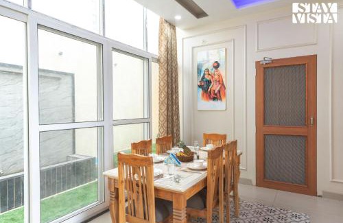 Sanganer Villa | StayVista at Echoes by the Aravalli with Bonfire, Lawn