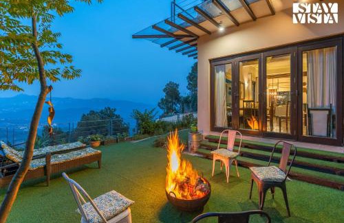 Kasauli Villa | StayVista at Hillcrest Villa with Valley View, Bonfire and Heater