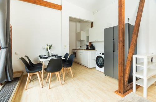 Tempelhof Apartment | Staywell am Tempelhofer Hafen - Suite mit Terrasse