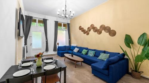 Friedrichshain-Kreuzberg Apartment | Staywell Kreuzberg mit Sauna, zentral, 100QM