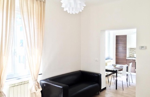 Lagaccio Apartment | Stazione Principe Miramare Apartment Genova