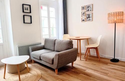 Villeneuve-sur-Lot Apartment | Stelina Haussmann - Balcony