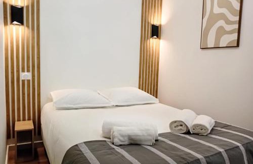 Villeneuve-sur-Lot Apartment | Stelina Haussmann - Balcony