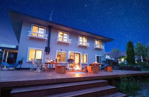 Hara Hotel | Stella八ヶ岳原村-星空,サウナ,BBQ,大型スクリーンを楽しめる八ヶ岳の貸切宿