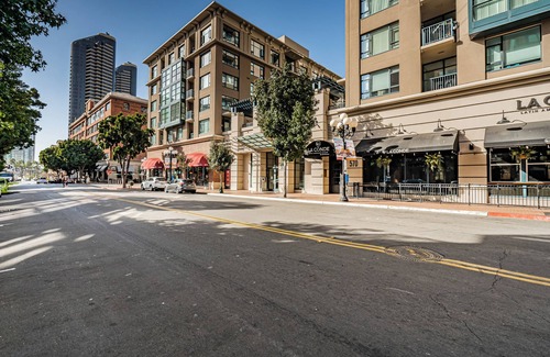 East Village Condo | Stellar 2-bedroom view condo with WiFi/gym in San Diego's Gaslamp District